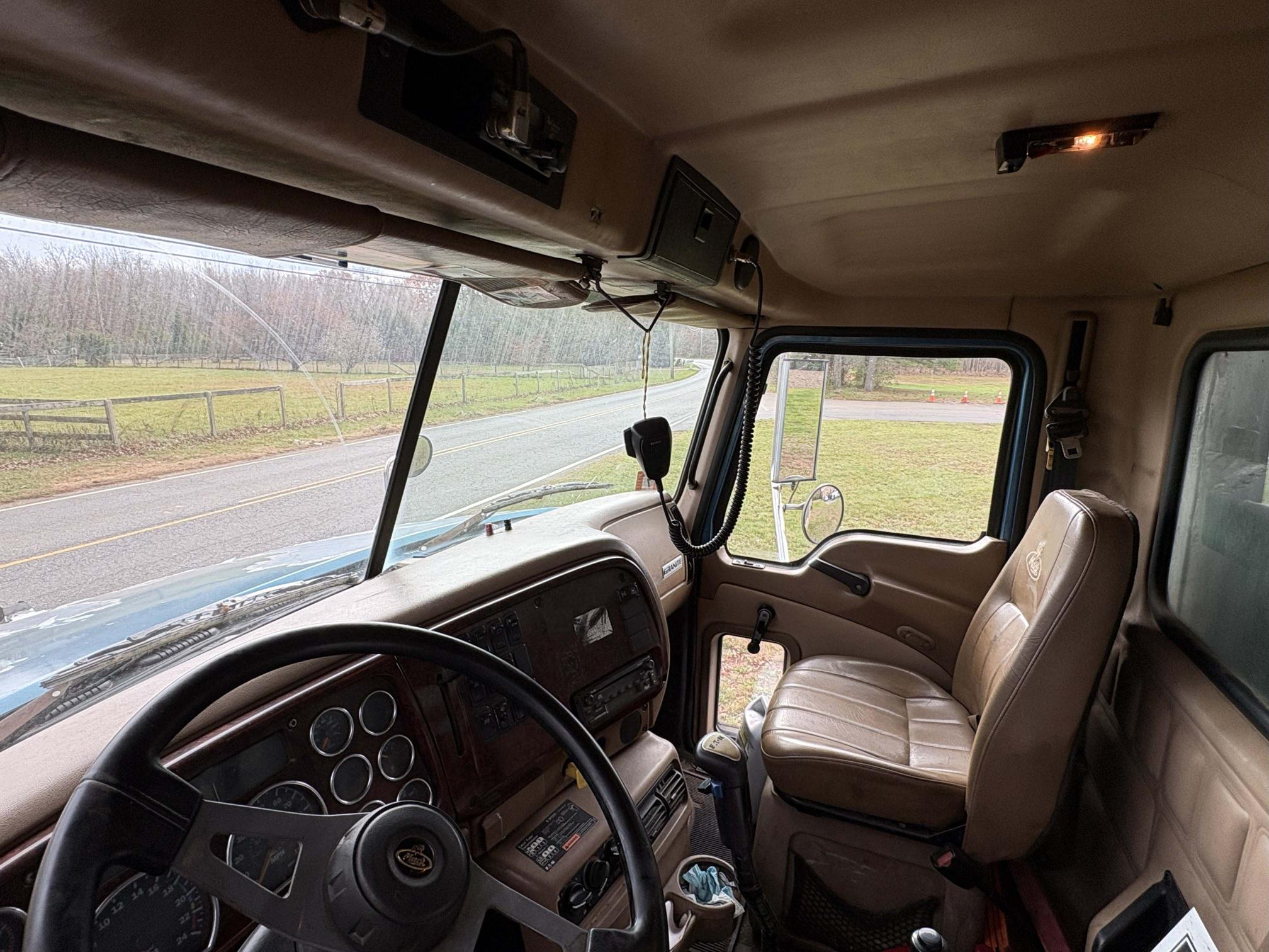 2006 MACK Granite CV713 - Image 11