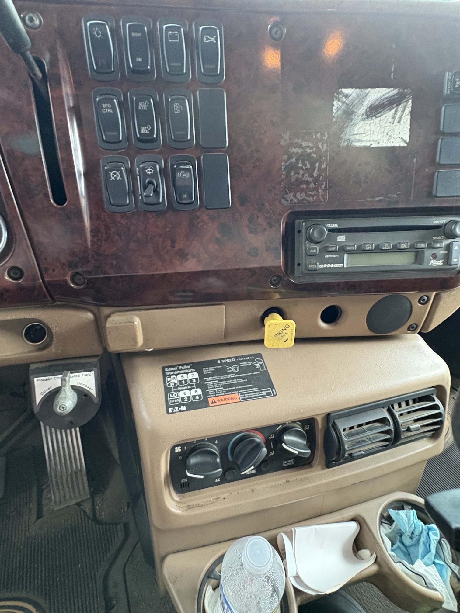 2006 MACK Granite CV713 - Image 13