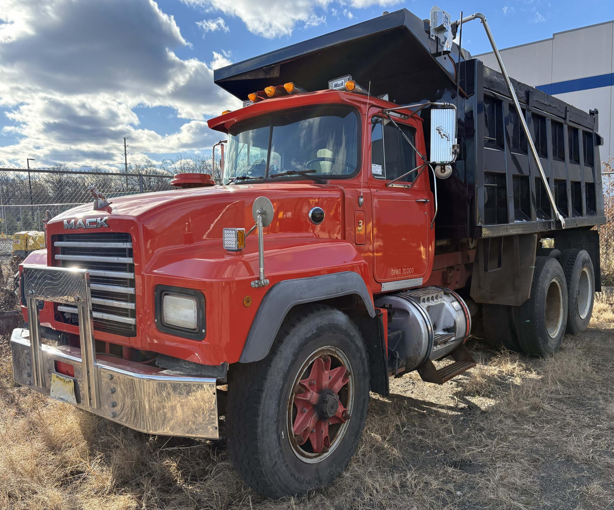 1993 MACK RD6888SX