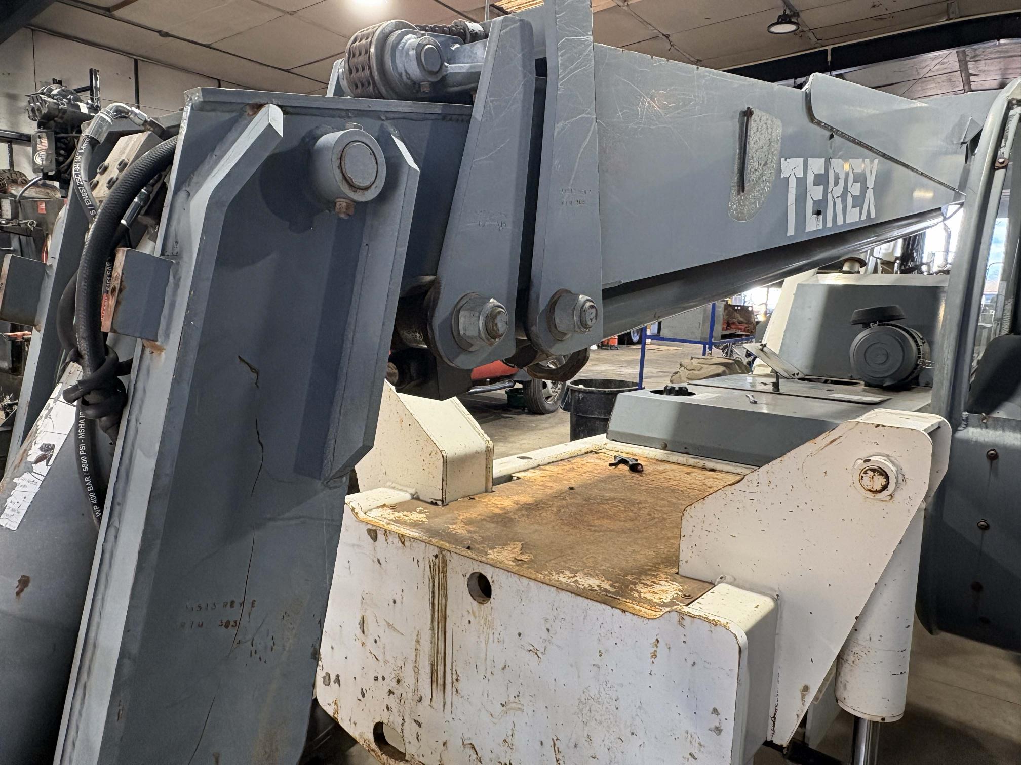 2004 TEREX TH644C - Image 11