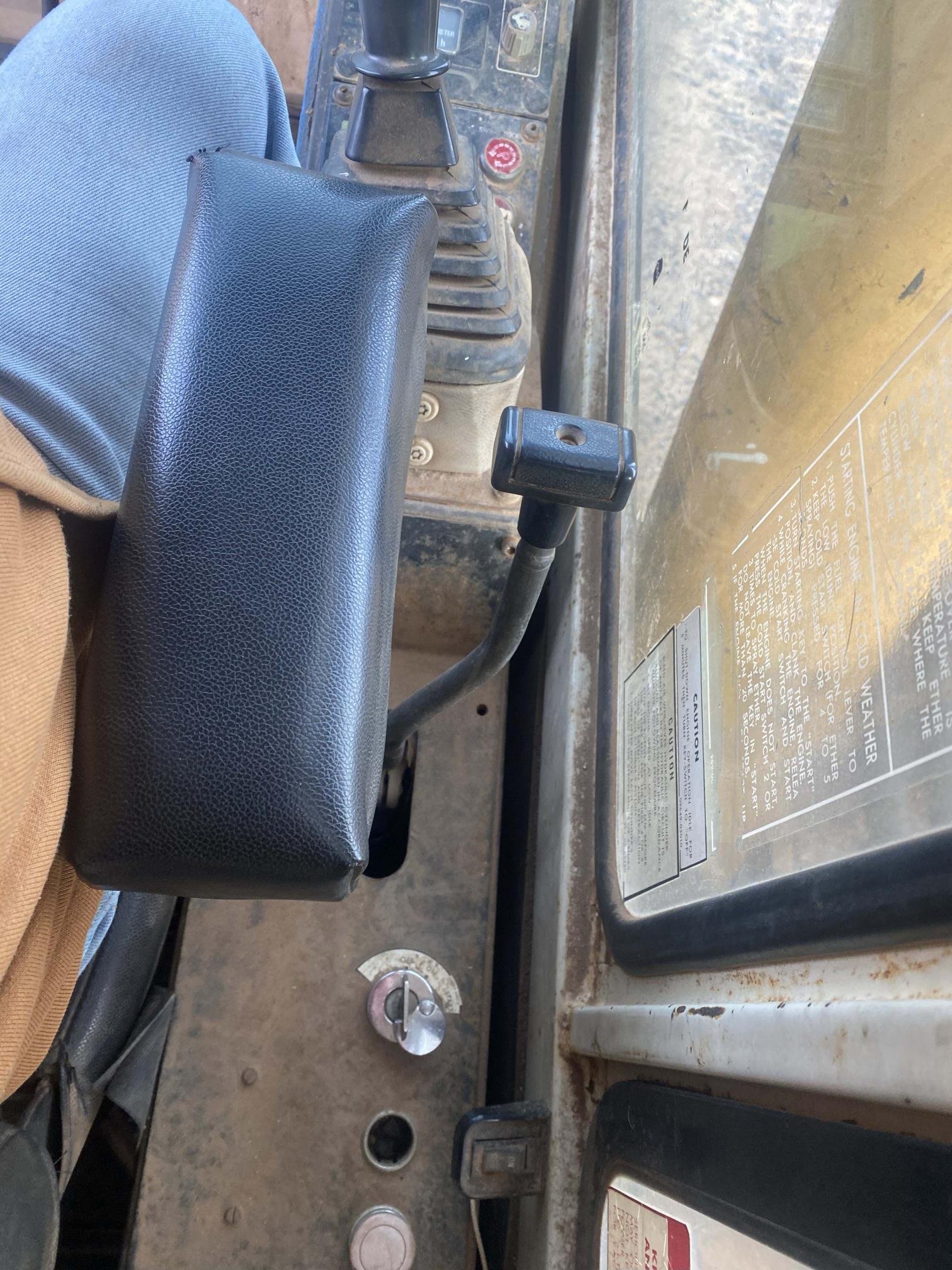 KOMATSU DRESSER PC650LC-5 - Image 18