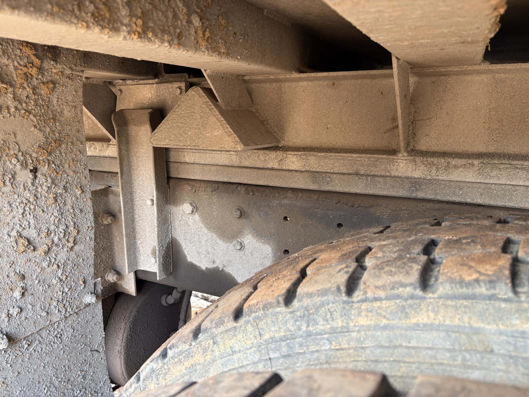 1999 MACK RD688SX - Image 16