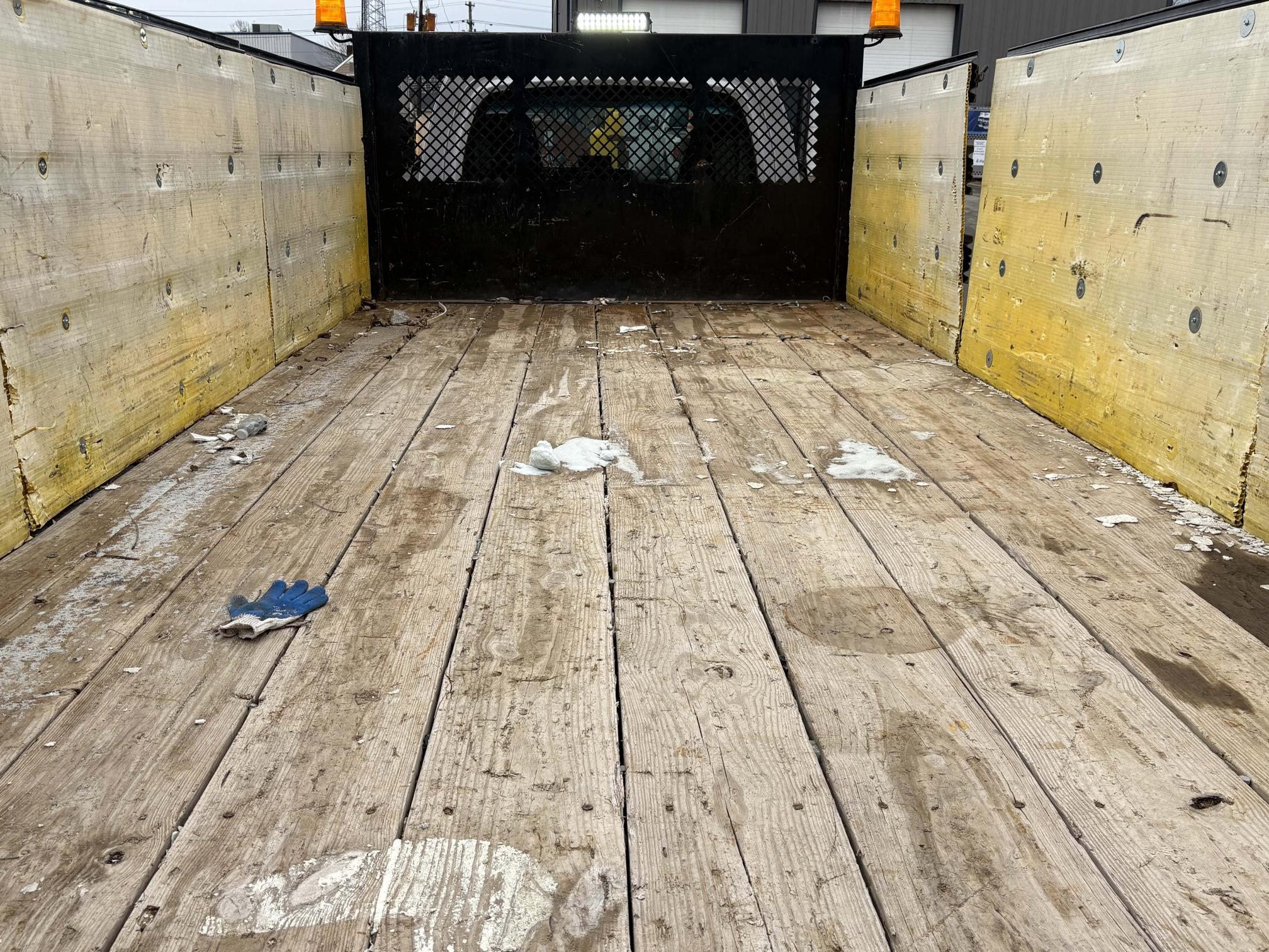 2008 GMC C5500 - Image 16