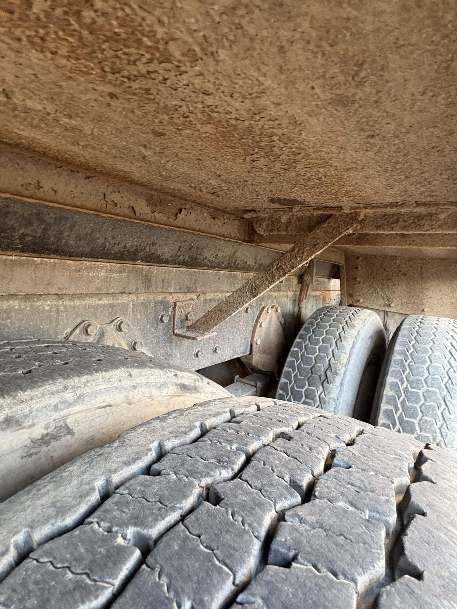 1990 INTERNATIONAL F-4900 - view 18 of 20