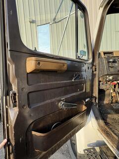 1990 INTERNATIONAL F-4900 - Image 9