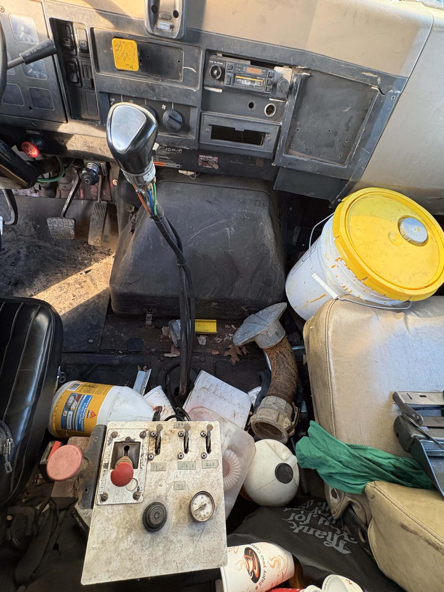 1990 INTERNATIONAL F-4900 - view 12 of 20