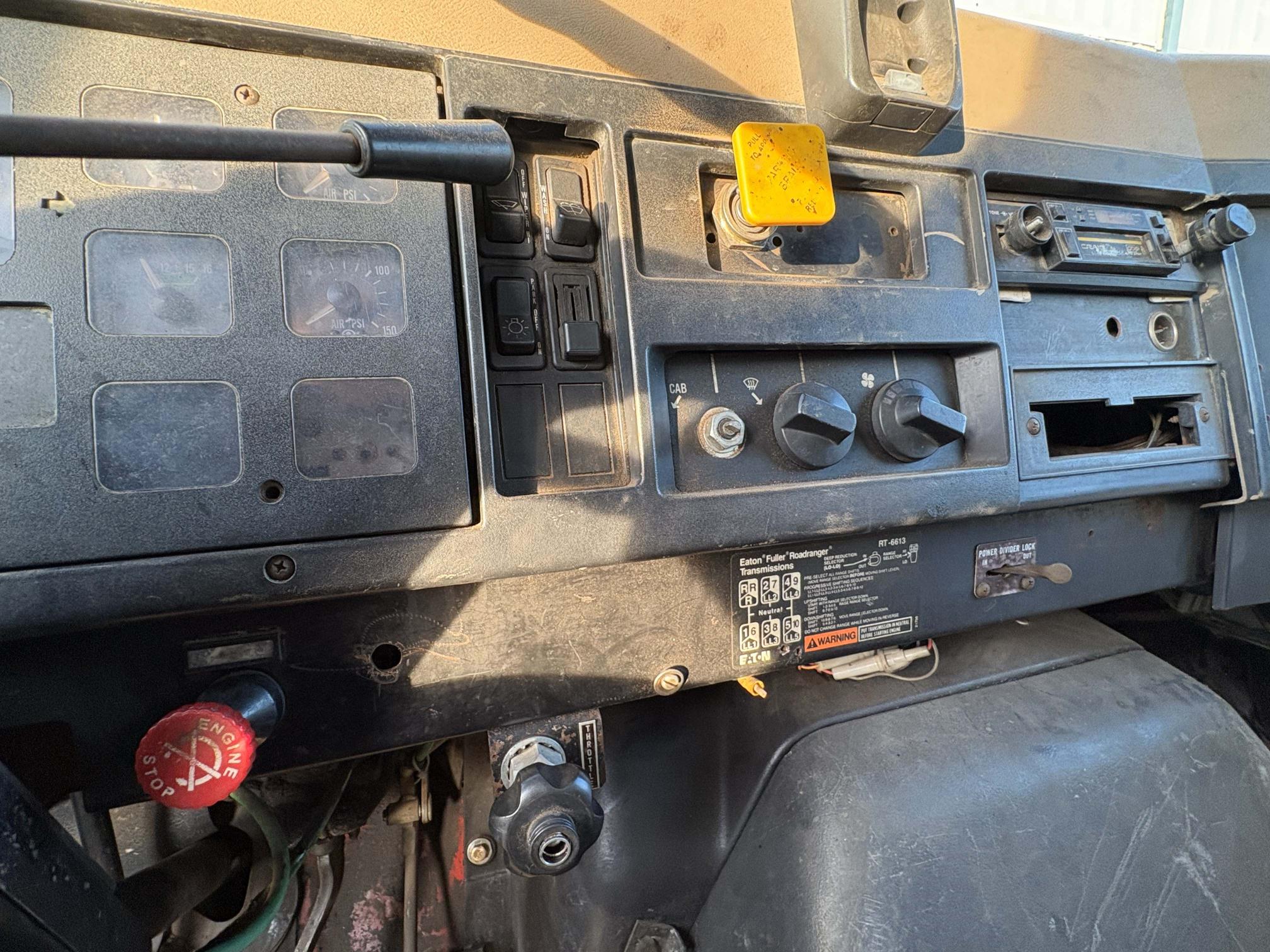 1990 INTERNATIONAL F-4900 - view 13 of 20