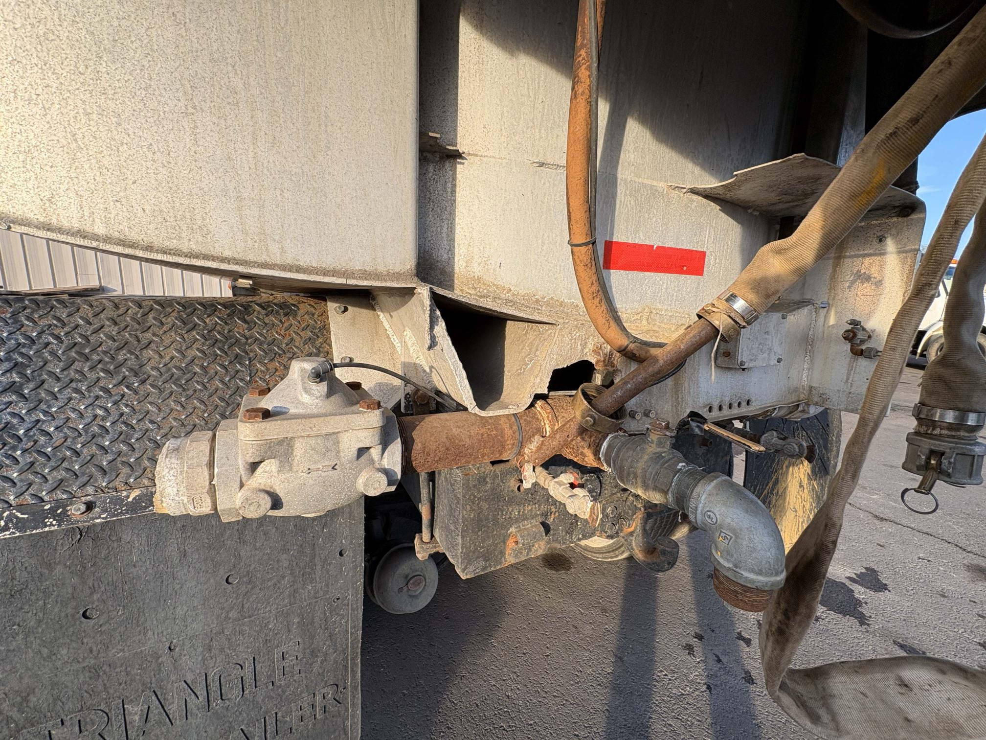 1990 INTERNATIONAL F-4900 - view 15 of 20