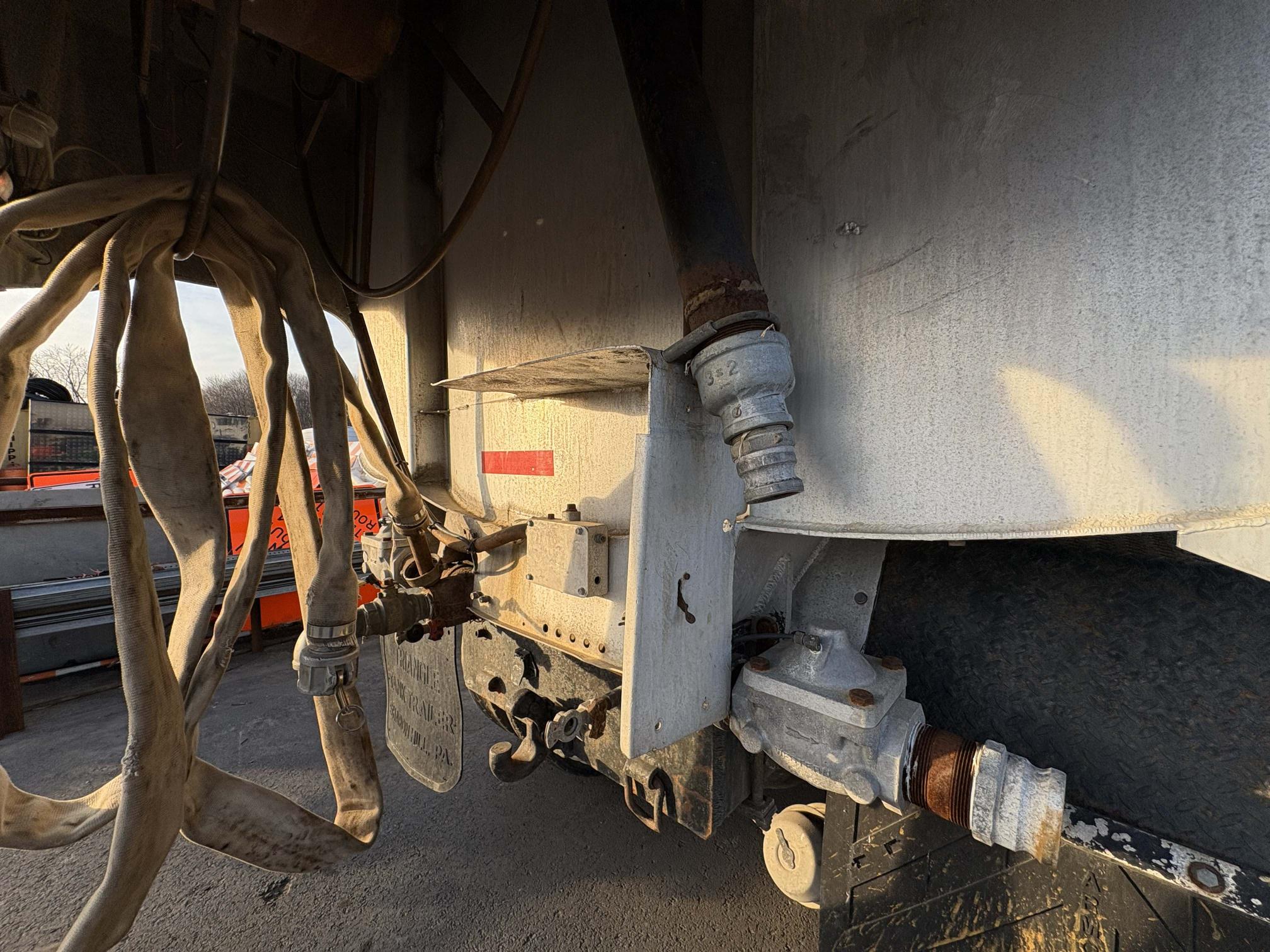 1990 INTERNATIONAL F-4900 - view 16 of 20