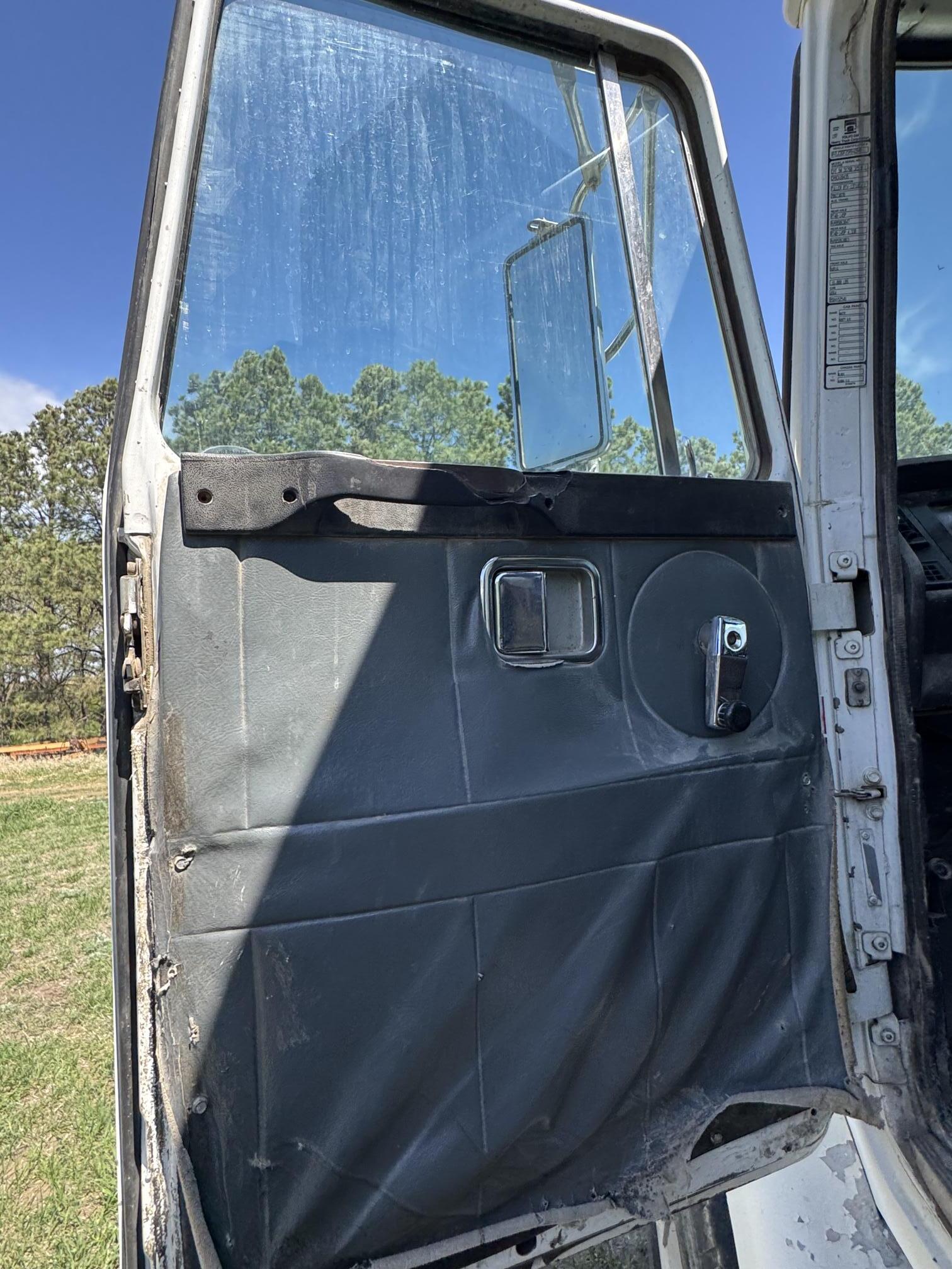 1995 WHITE/GMC WHITE GMC - Image 10