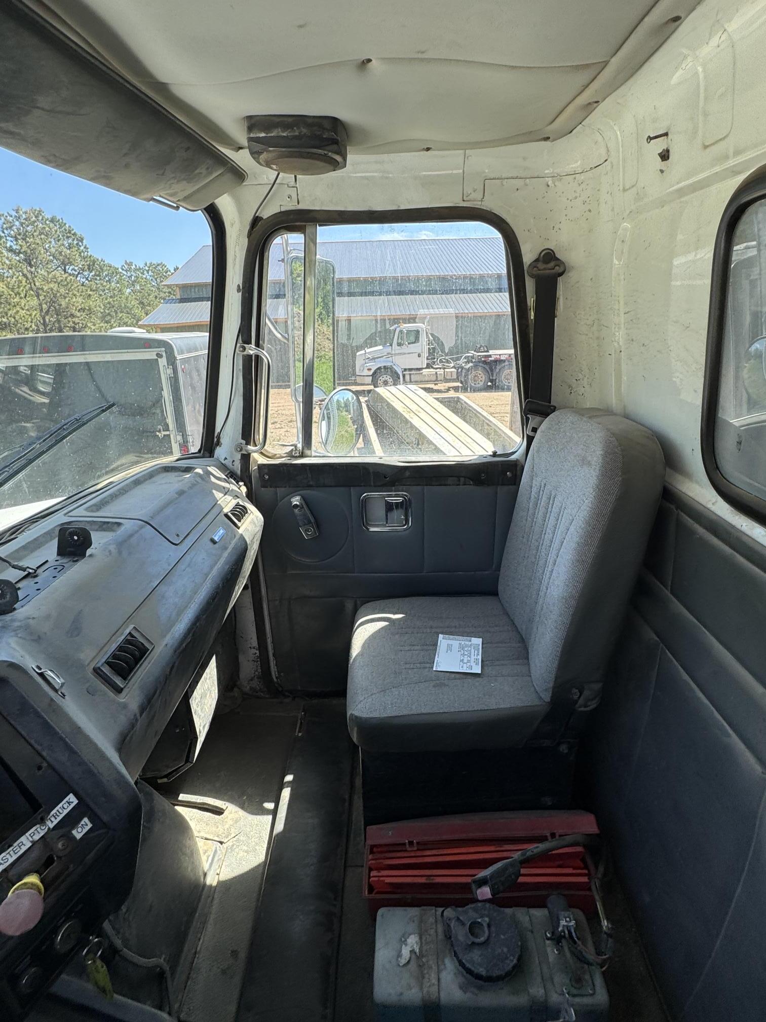 1995 WHITE/GMC WHITE GMC - Image 12