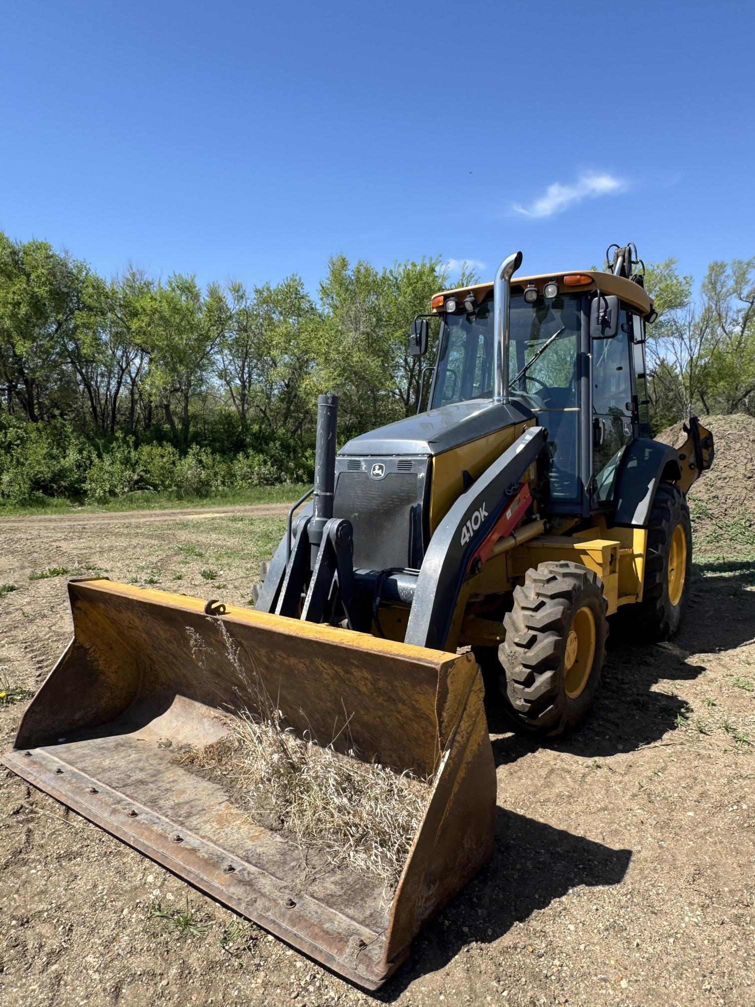 2013 DEERE 410K - Image 2