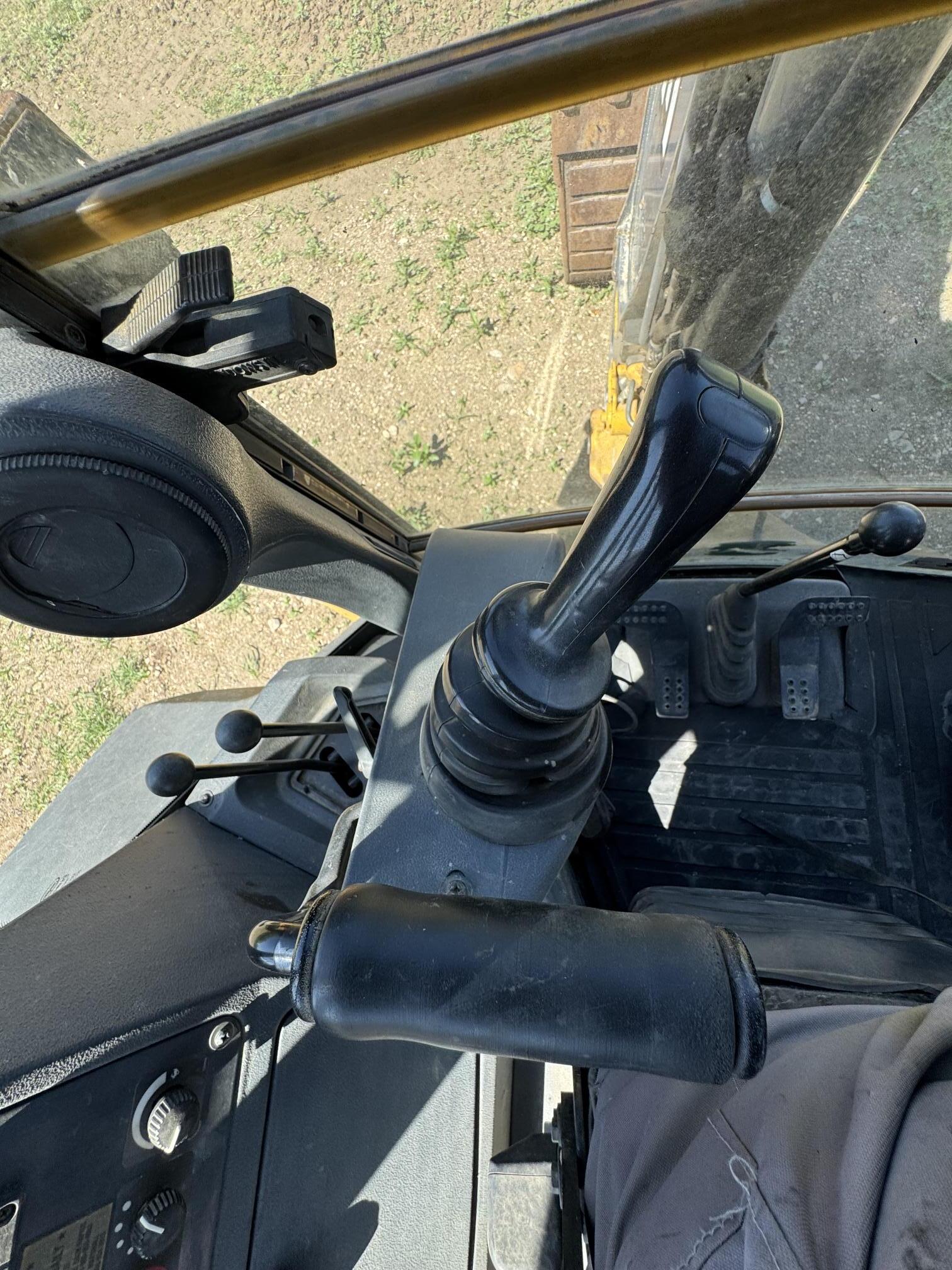 2013 DEERE 410K - view 18 of 45