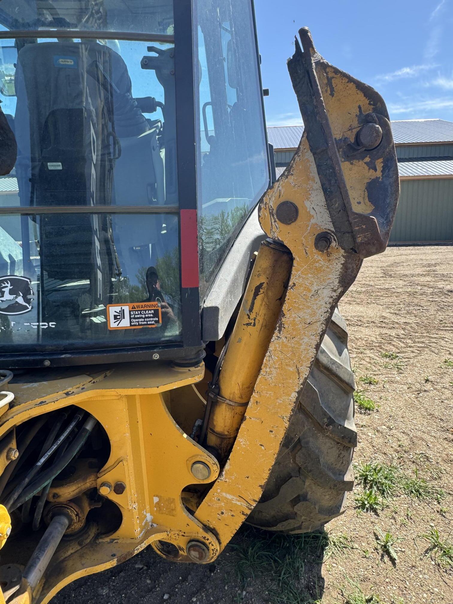 2013 DEERE 410K - Image 24