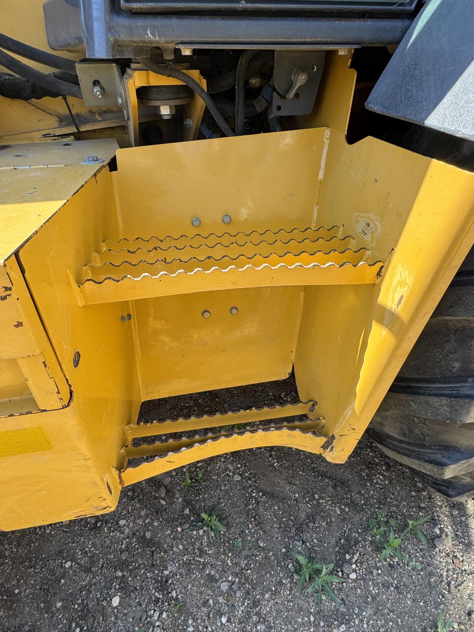 2013 DEERE 410K - Image 28