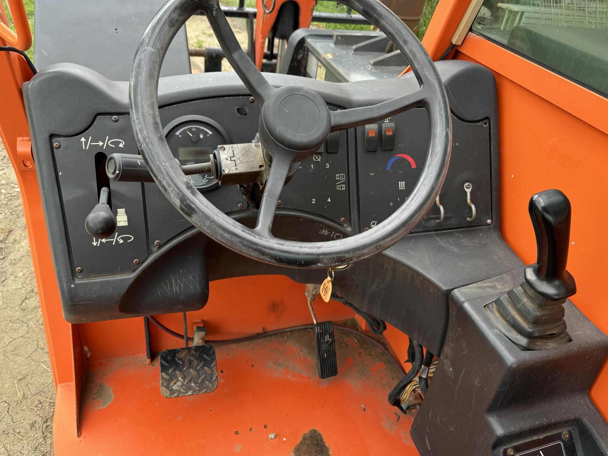 2013 JLG G6-42A - view 10 of 27