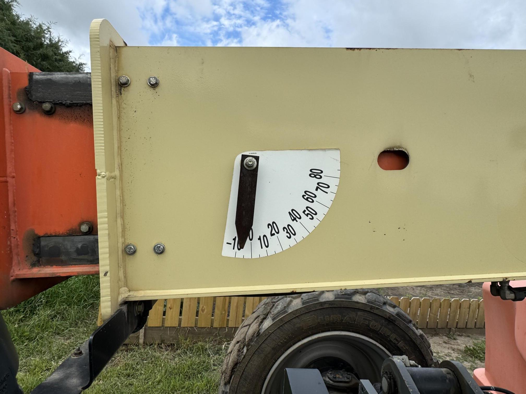 2013 JLG G6-42A - Image 19