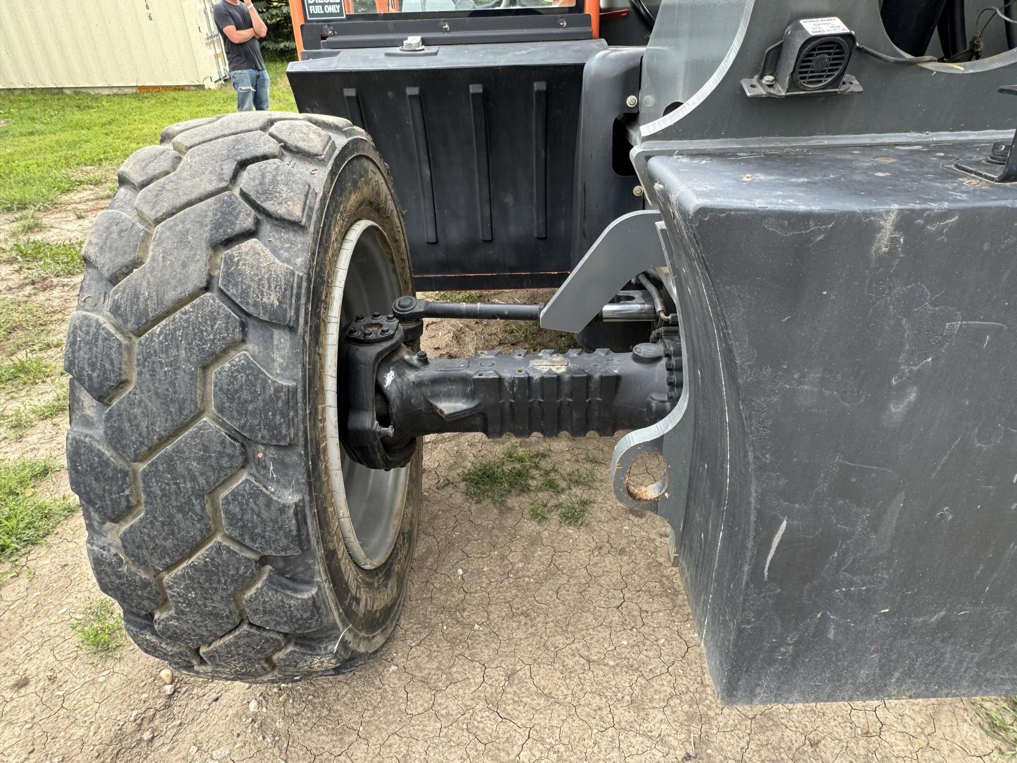 2013 JLG G6-42A - Image 23