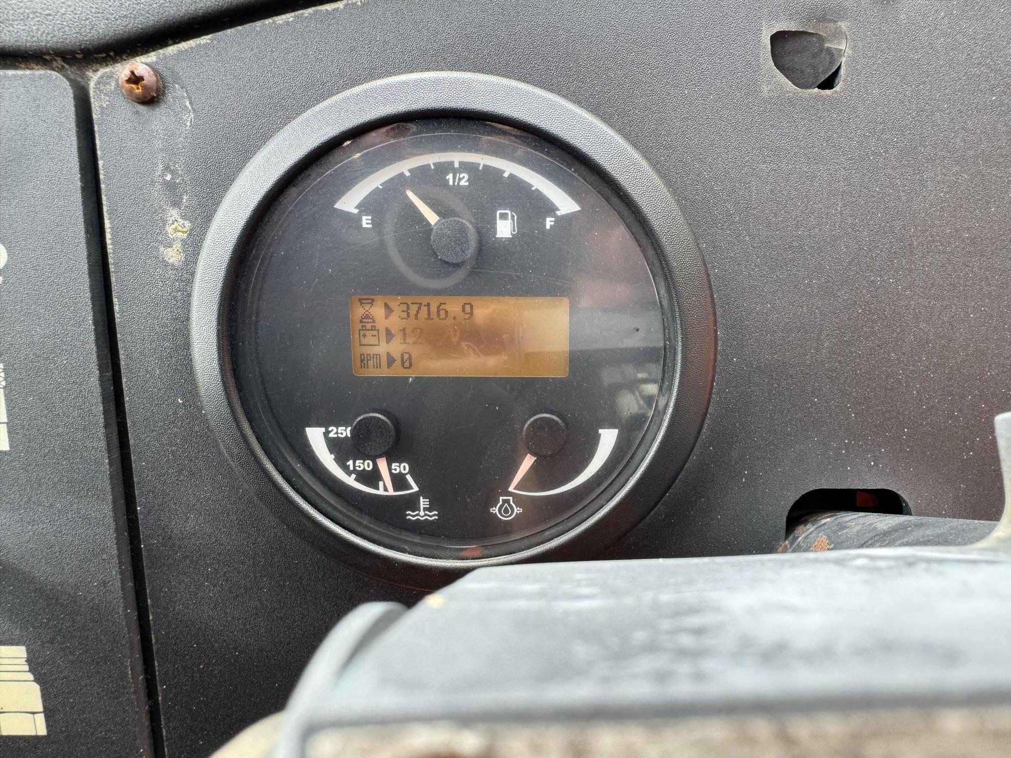 2013 JLG G6-42A - Image 25