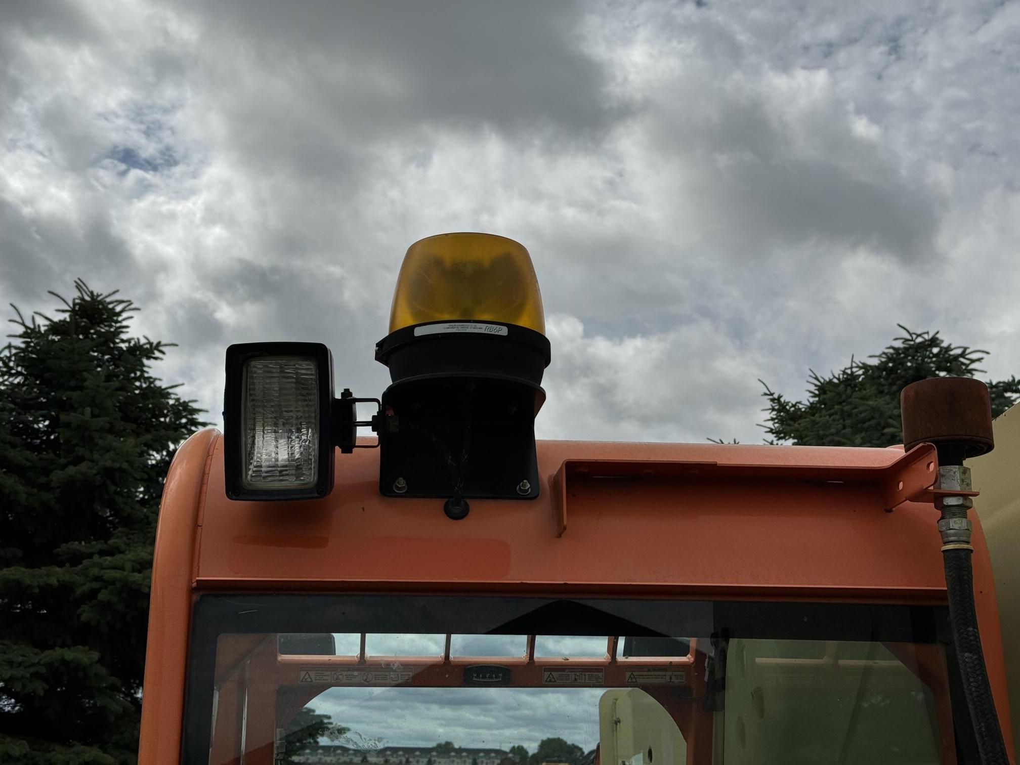 2013 JLG G6-42A - Image 26