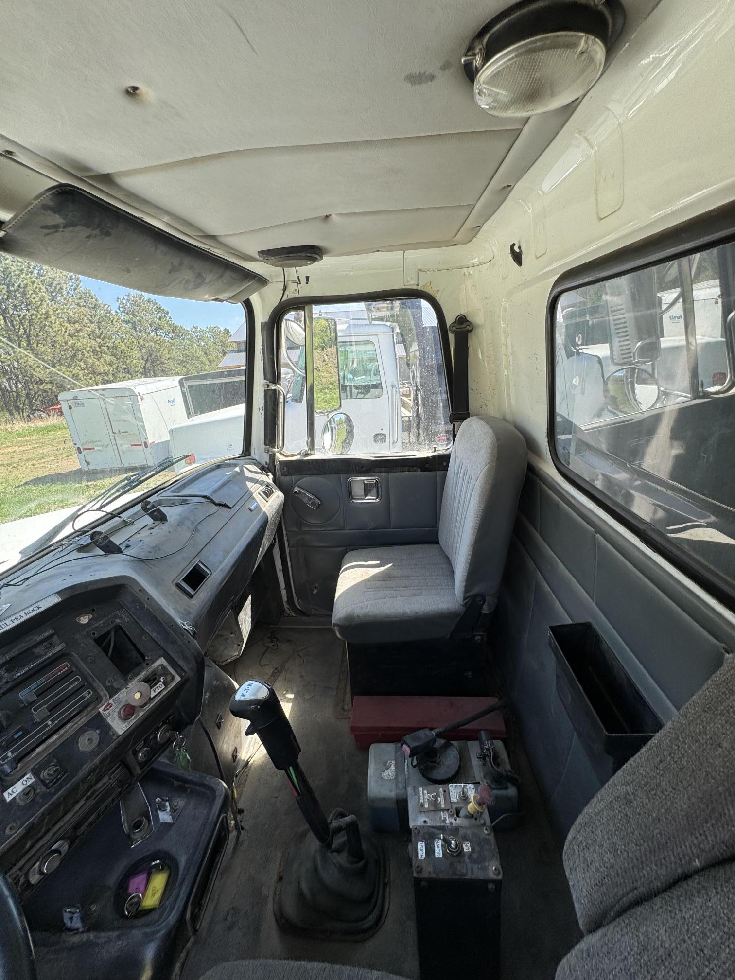 1995 WHITE/GMC WHITEGMC - Image 12