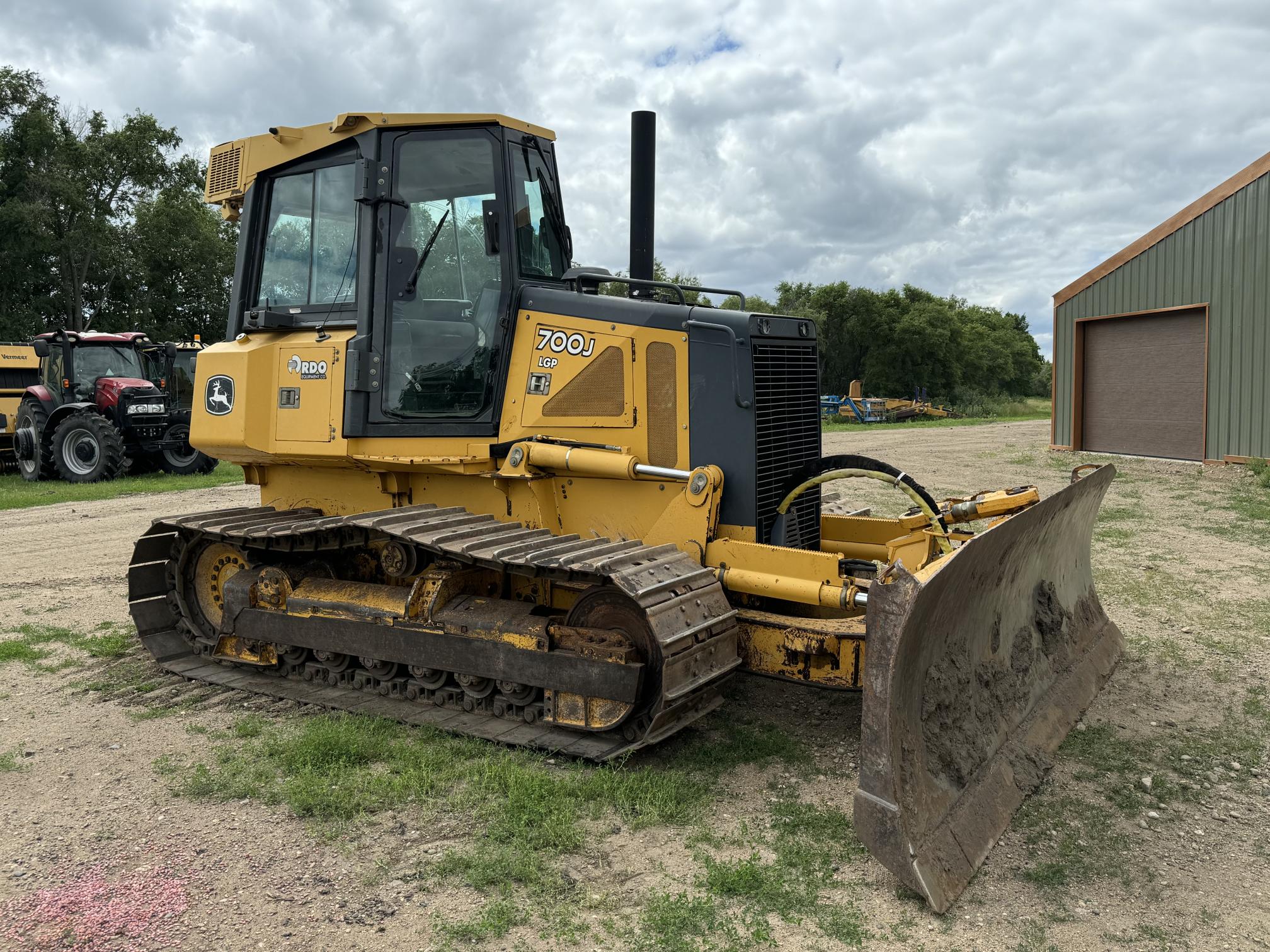 2007 DEERE 700J LGP - view 7 of 40