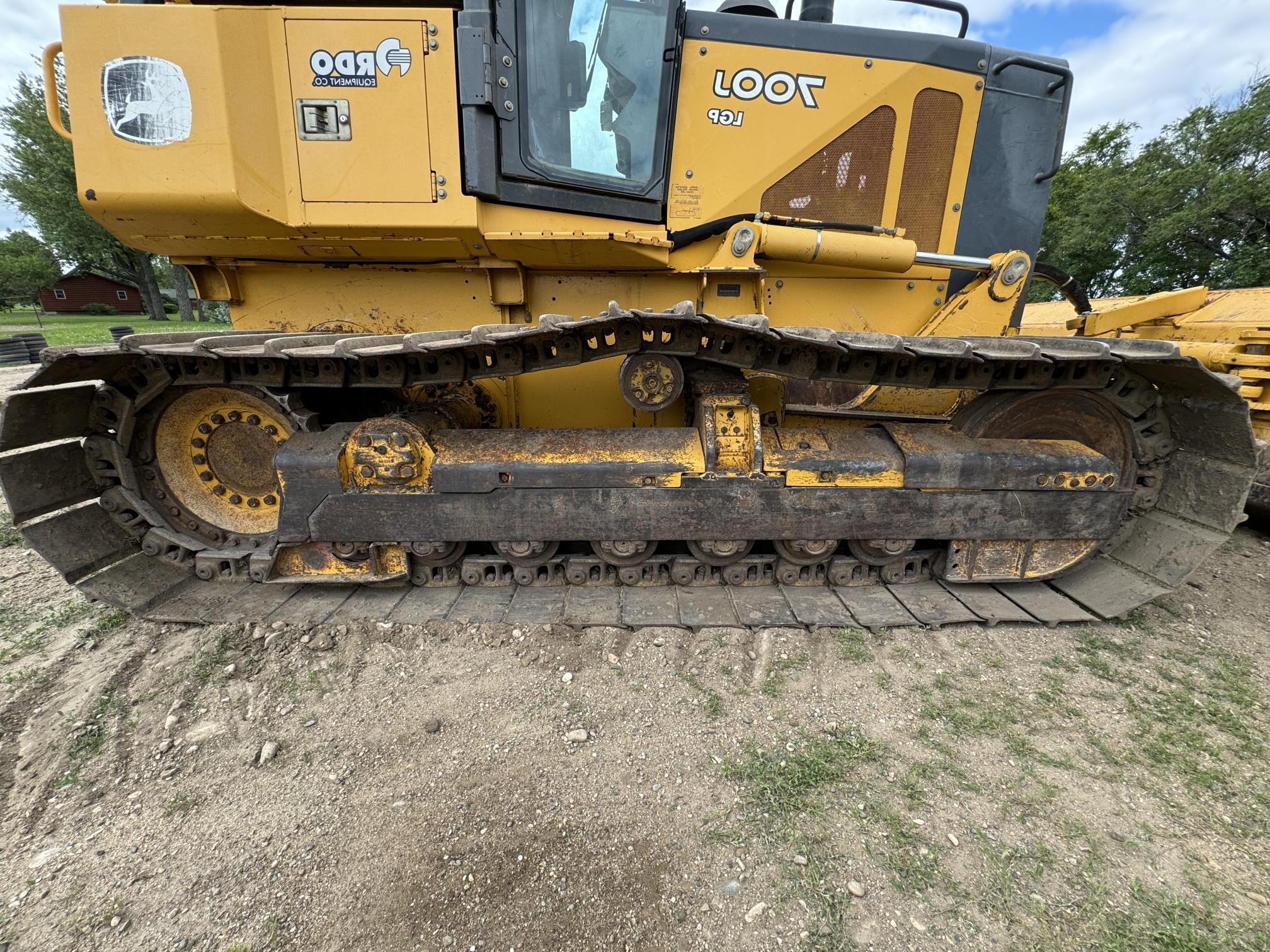 2007 DEERE 700J LGP - Image 14