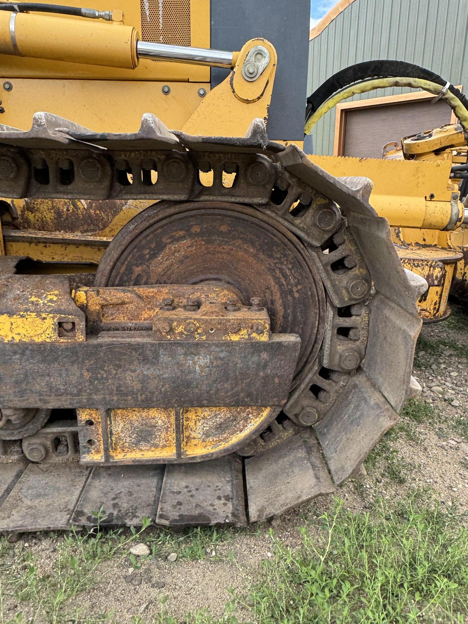 2007 DEERE 700J LGP - view 13 of 40