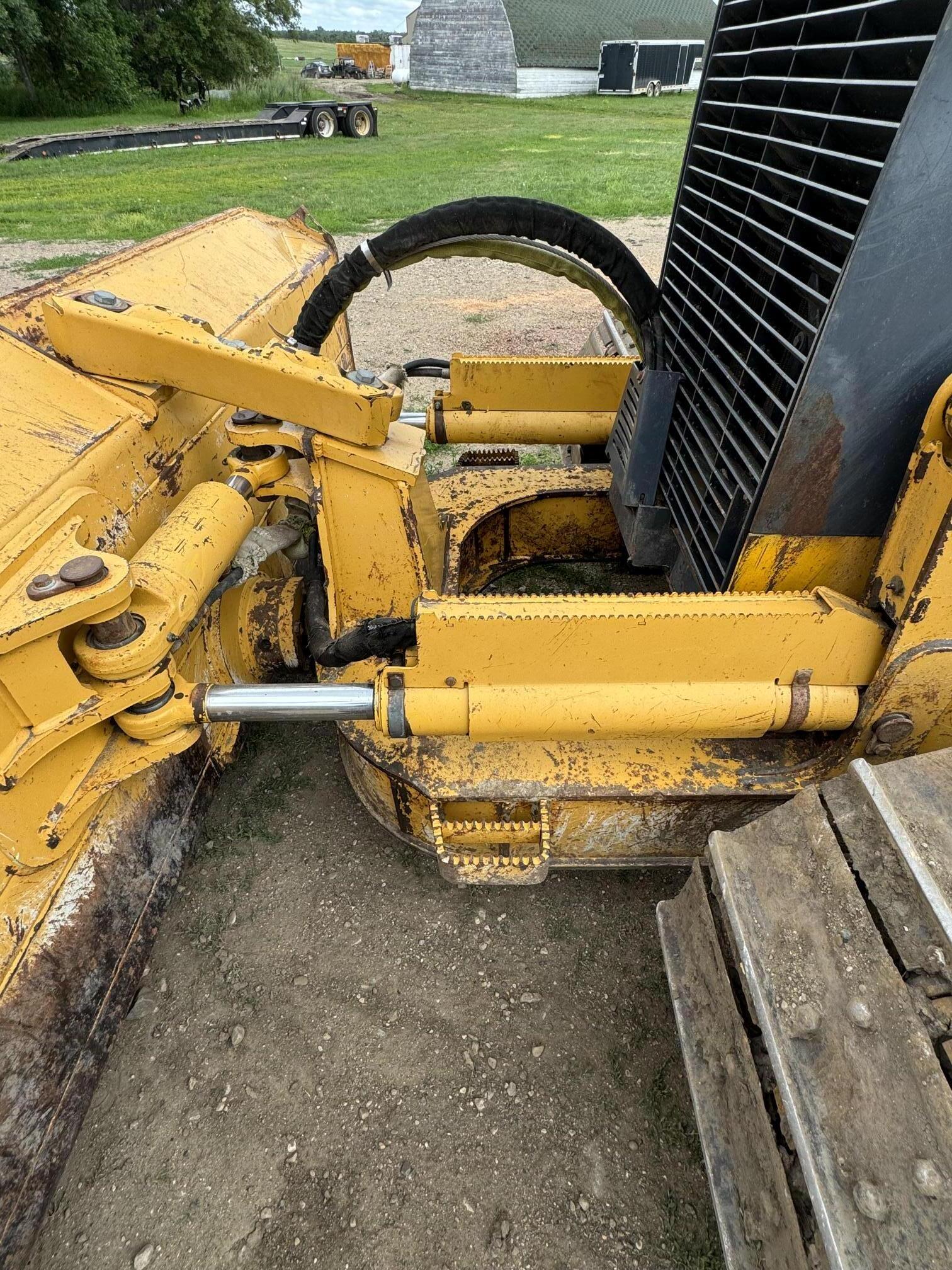 2007 DEERE 700J LGP - view 16 of 40