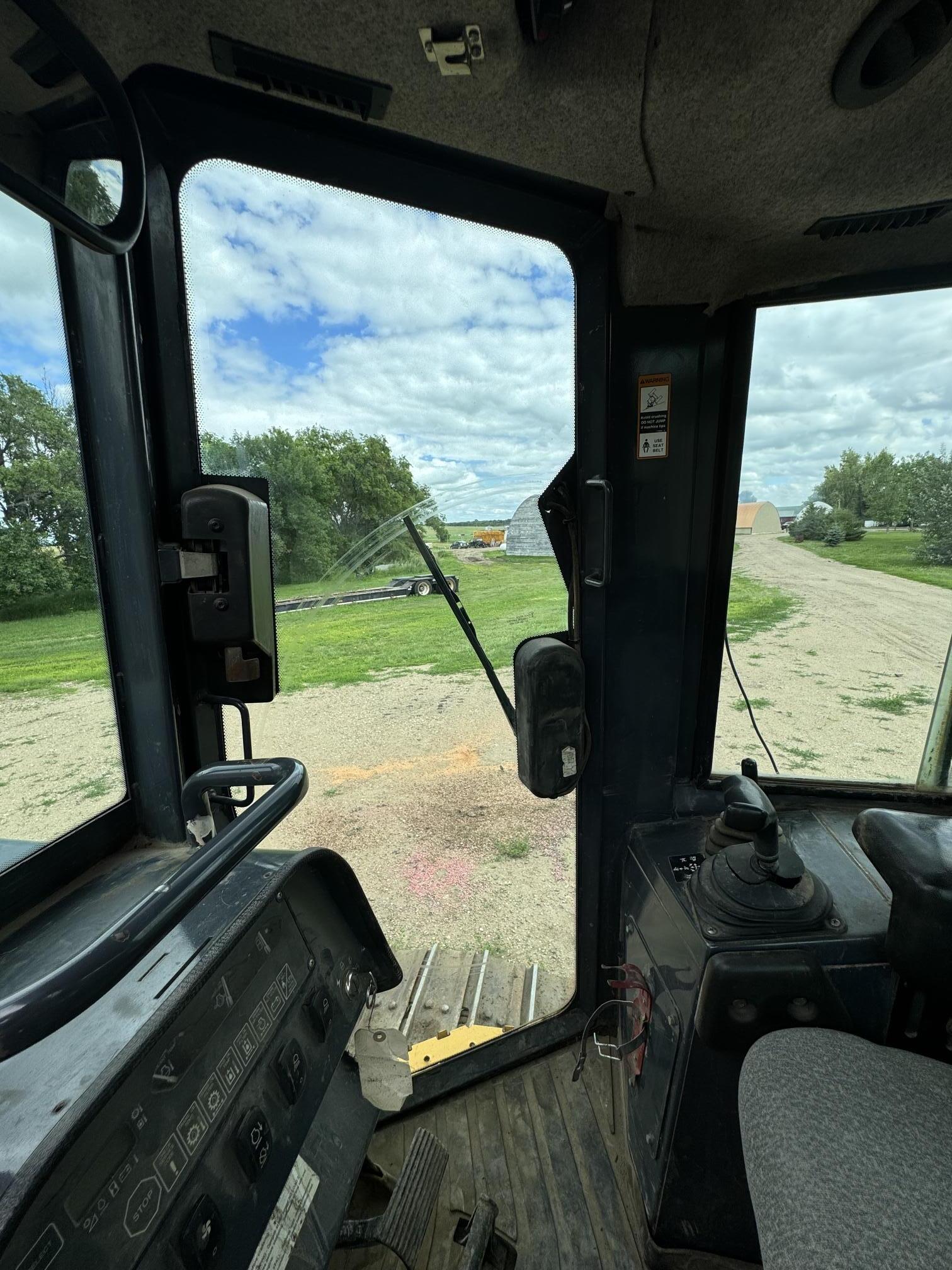 2007 DEERE 700J LGP - Image 23