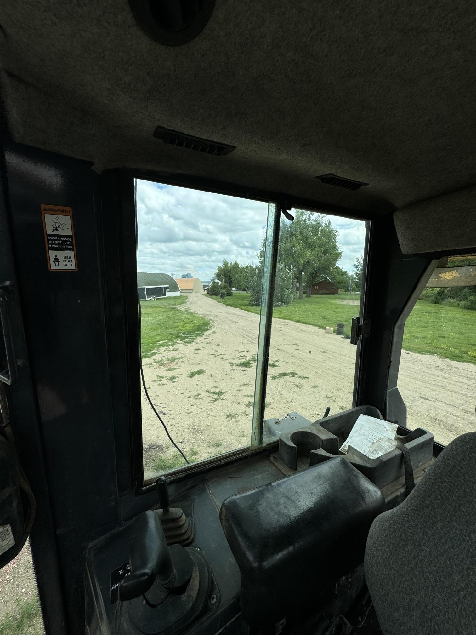 2007 DEERE 700J LGP - Image 24