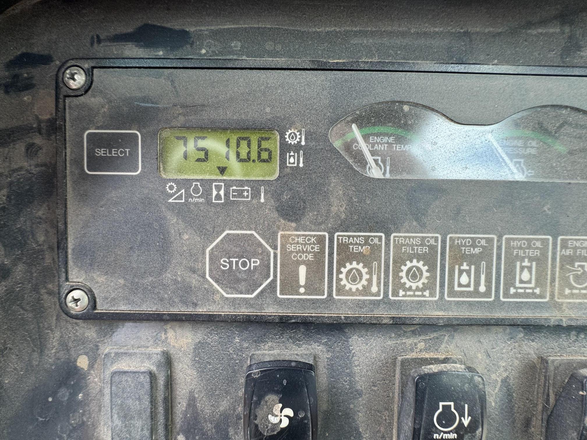 2007 DEERE 700J LGP - Image 26