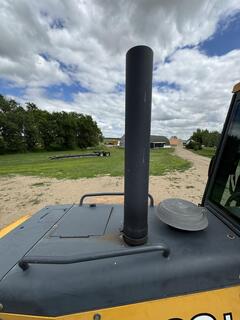 2007 DEERE 700J LGP - Image 29