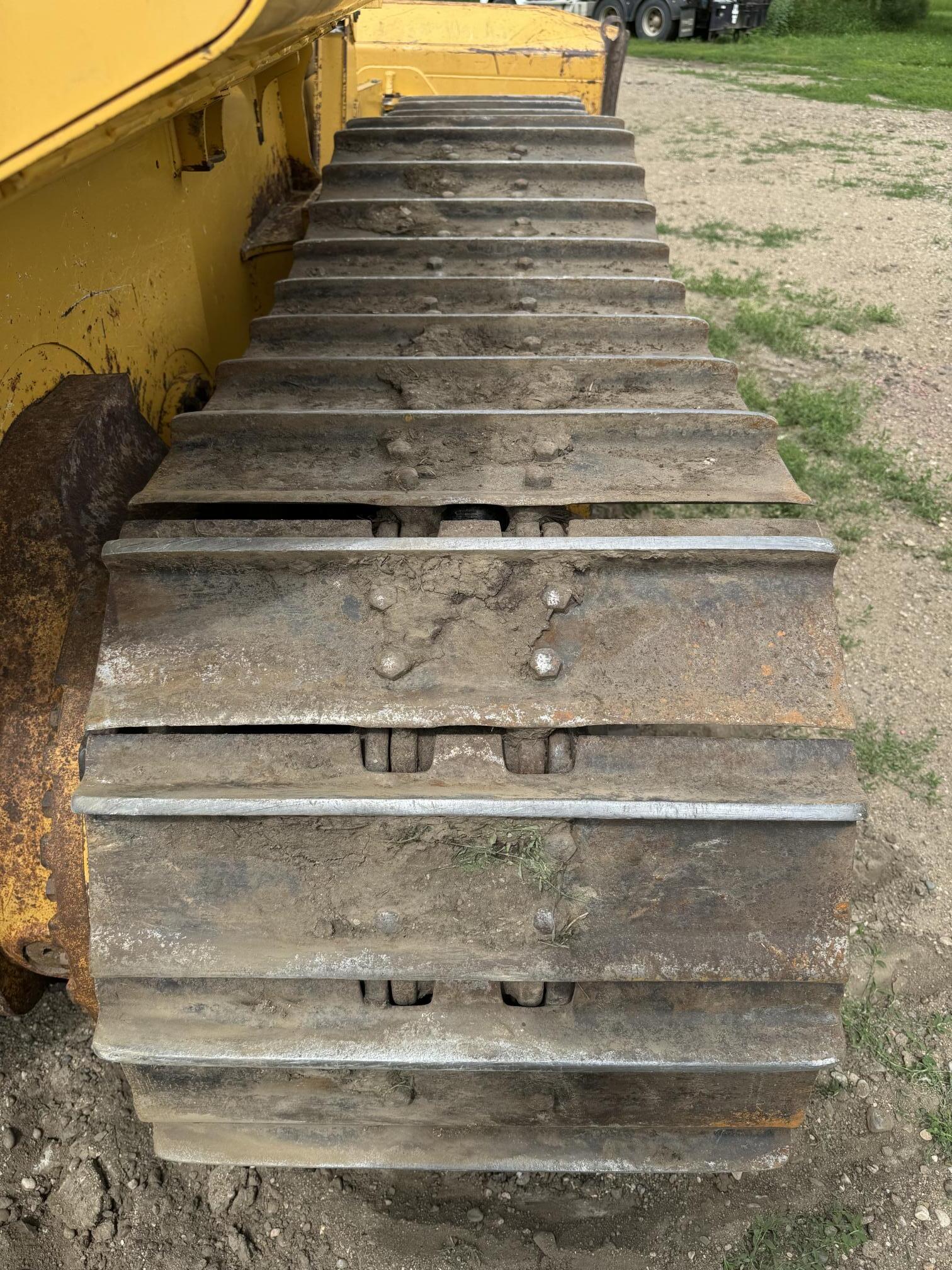 2007 DEERE 700J LGP - Image 33