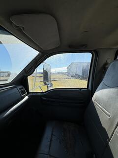 2010 FORD F750 Bucket Truck - Image 14