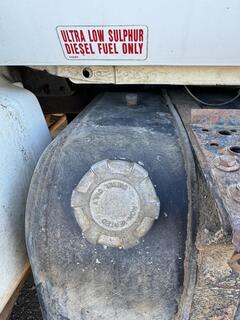 2010 FORD F750 Bucket Truck - Image 17