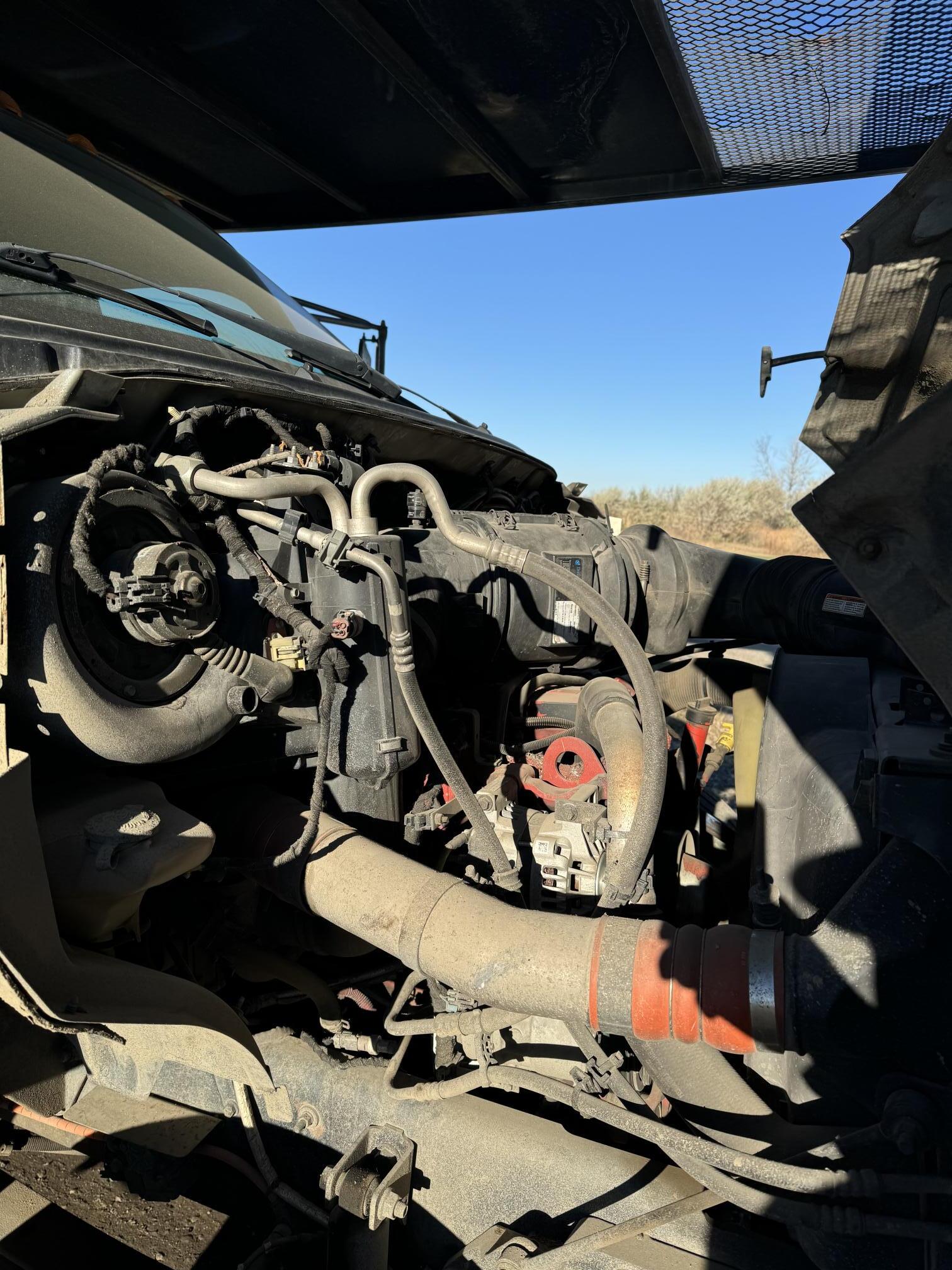 2010 FORD F750 Bucket Truck - view 19 of 63