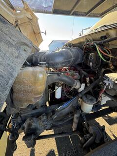 2010 FORD F750 Bucket Truck - Image 20