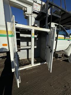 2010 FORD F750 Bucket Truck - Image 28