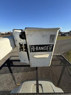 2010 FORD F750 Bucket Truck - Image 32
