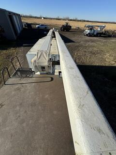 2010 FORD F750 Bucket Truck - Image 35