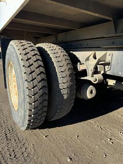 2010 FORD F750 Bucket Truck - Image 47