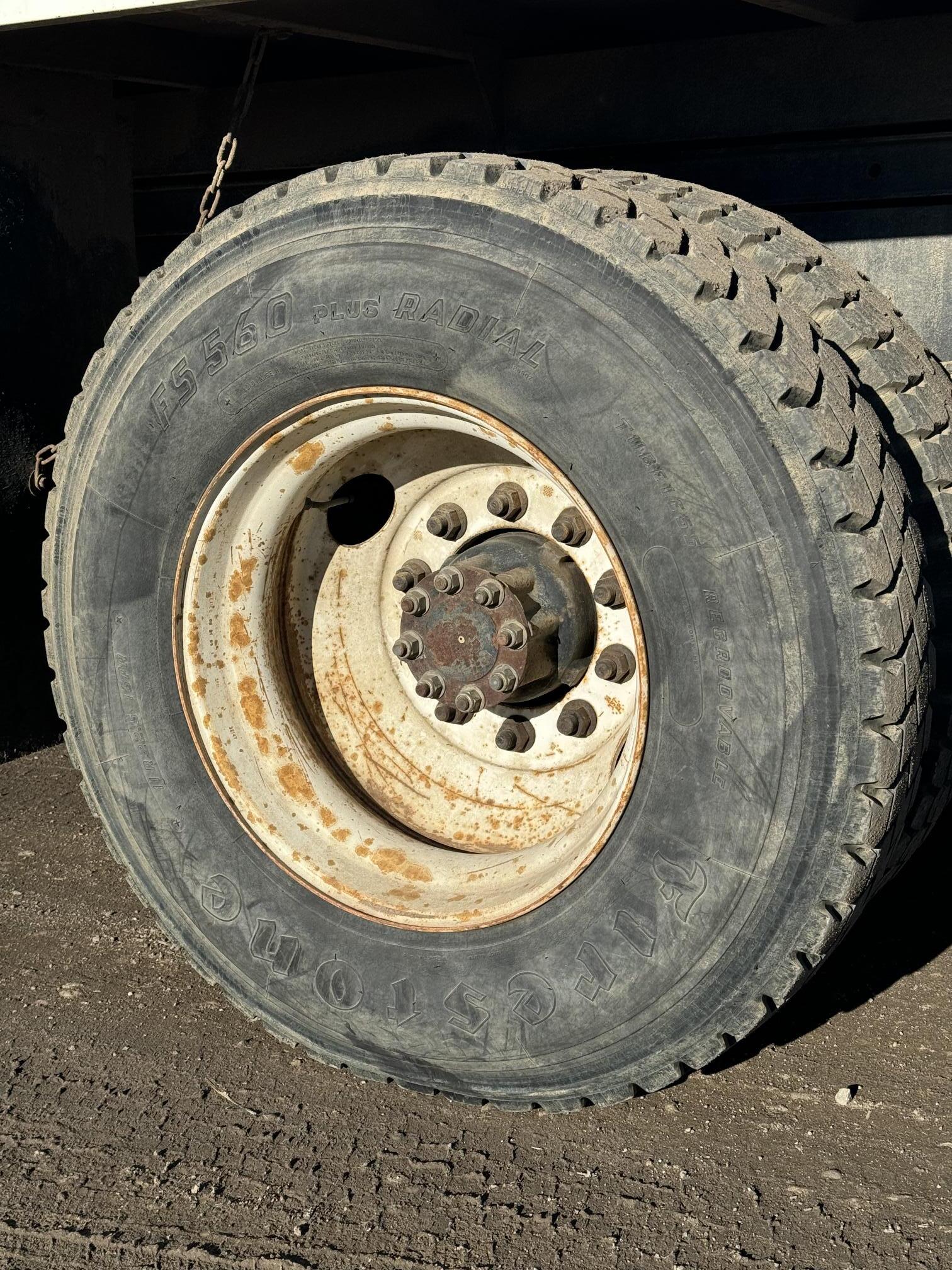 2010 FORD F750 Bucket Truck - Image 48