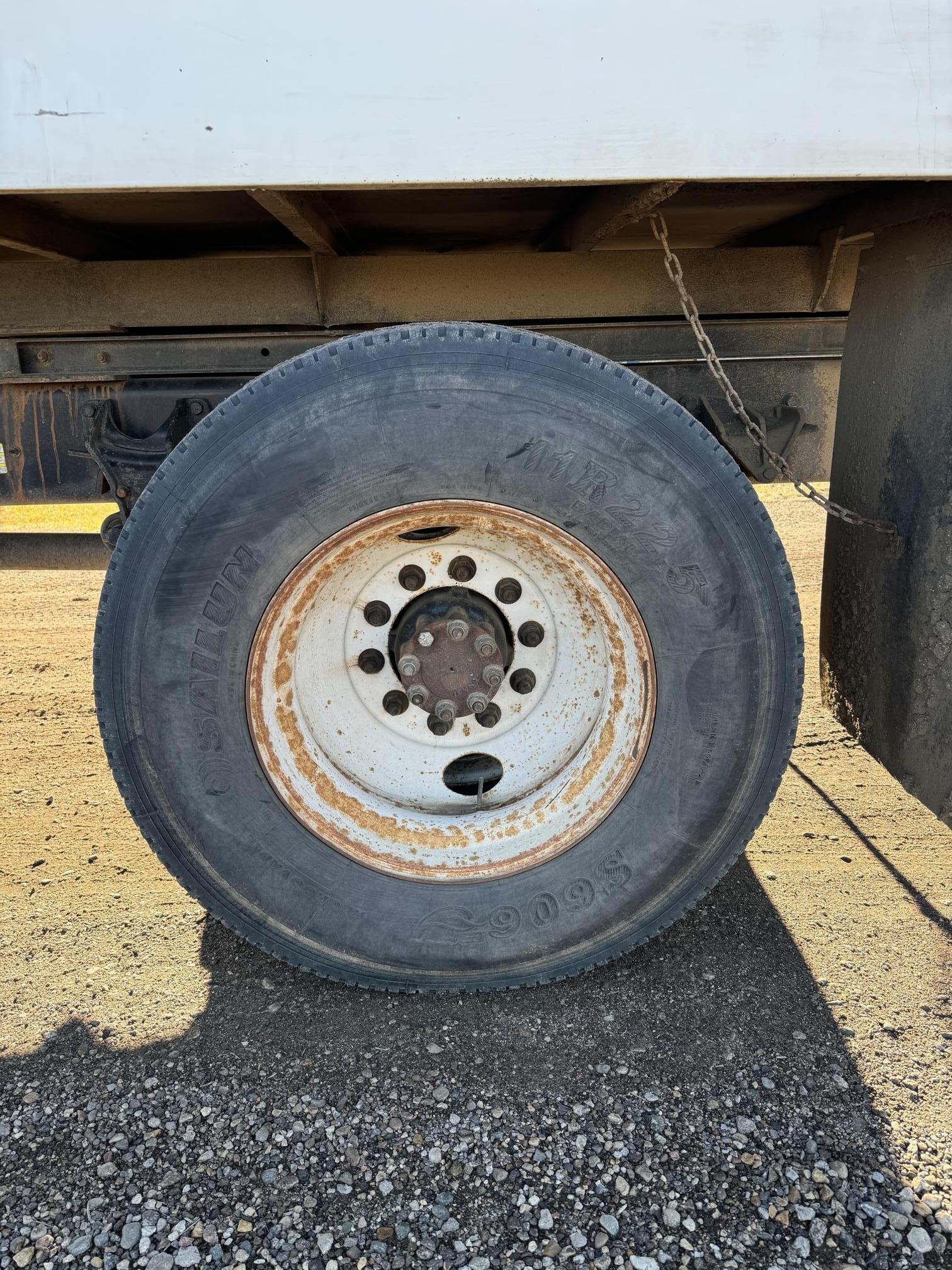 2010 FORD F750 Bucket Truck - Image 49