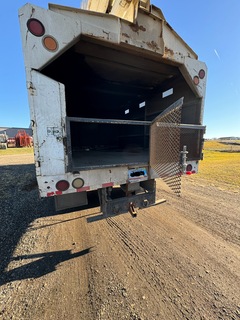 2010 FORD F750 Bucket Truck - Image 56