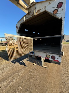 2010 FORD F750 Bucket Truck - Image 57