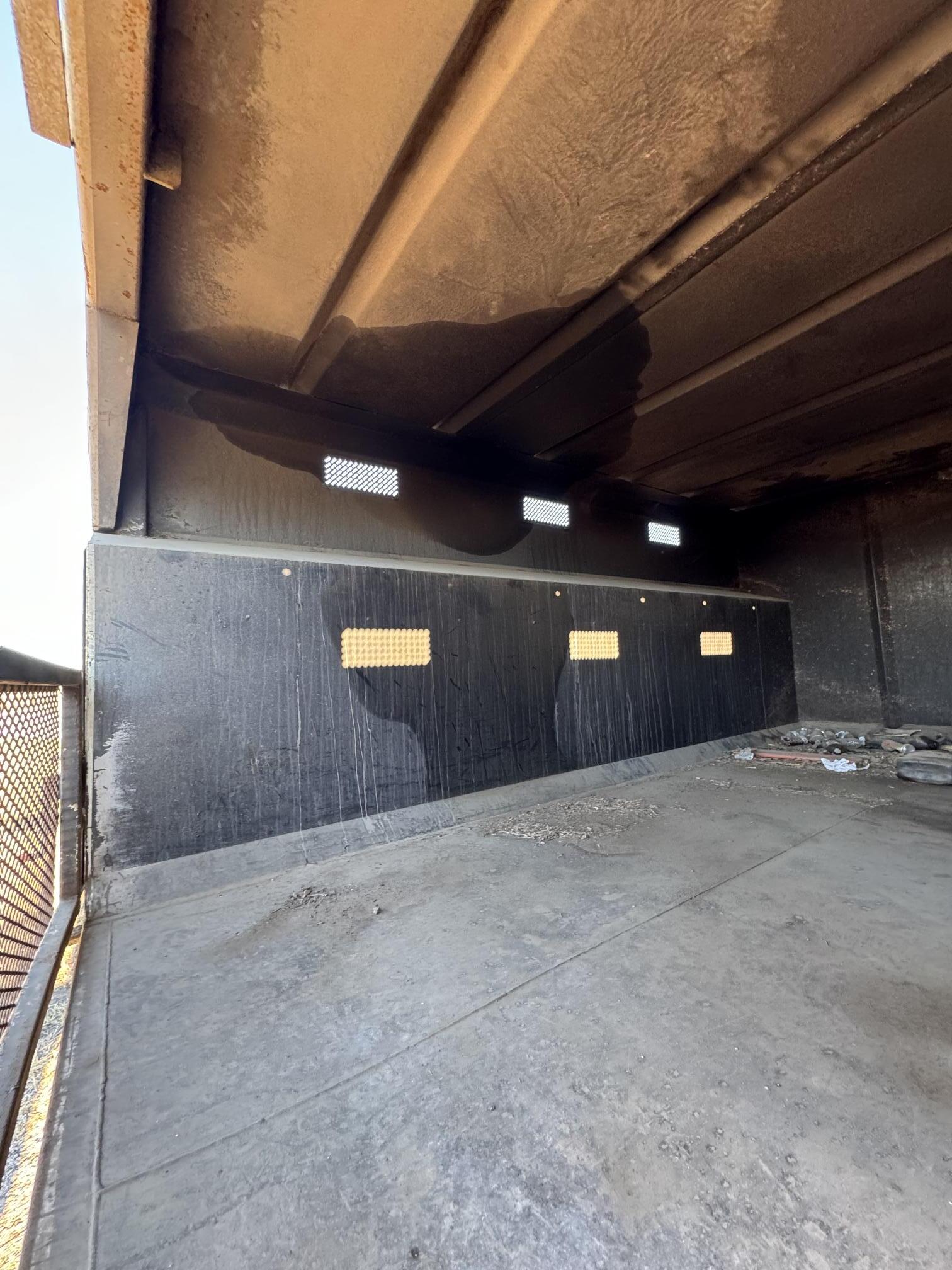 2010 FORD F750 Bucket Truck - Image 61