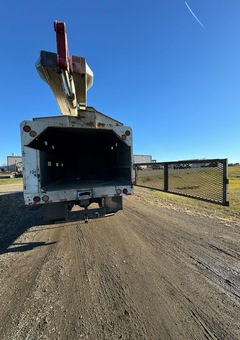 2010 FORD F750 Bucket Truck - Image 58