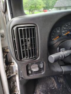 2005 GMC C5000 - Image 25