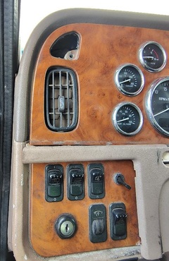 2008 PETERBILT - Image 15